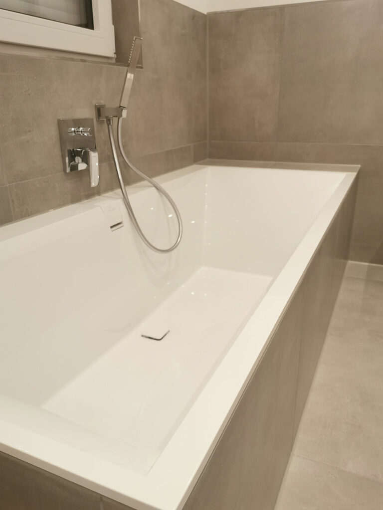 KR Wohnbau, Doppelhaushälfte, Badezimmer, Uffenheim
