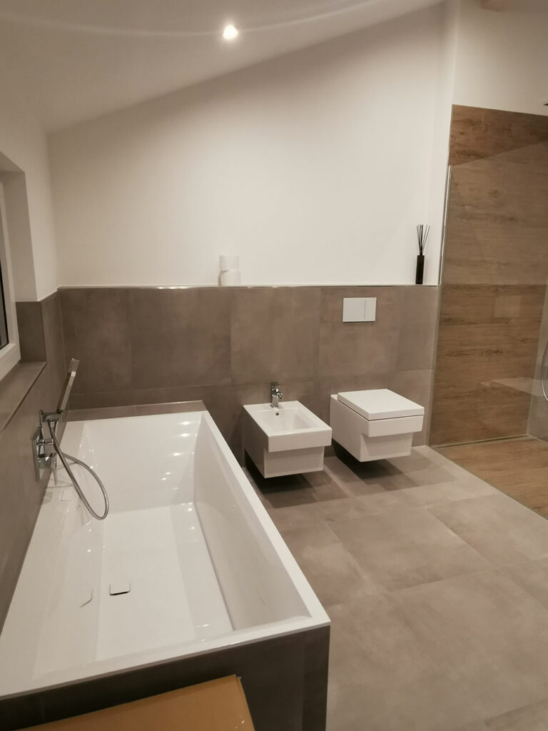 KR Wohnbau, Doppelhaushälfte, Badezimmer, Uffenheim