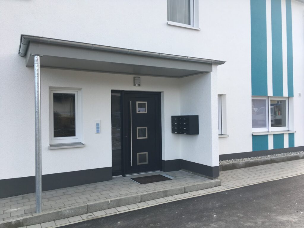 KR Wohnbau, Neubau mit 7 Wohnungen, Holzhaus, Obernzenn