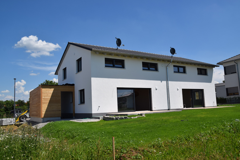 KR Wohnbau, Zwei Doppelhaushälften, Holzhaus, Uffenheim