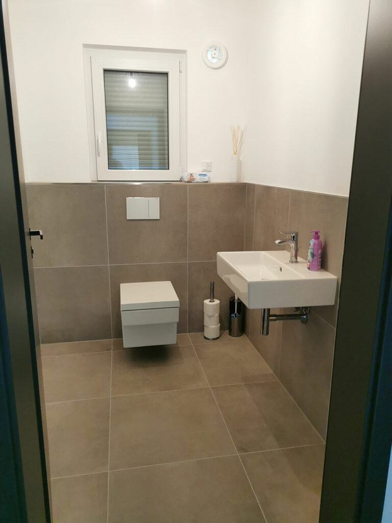 KR Wohnbau, Doppelhaushälfte, Gaeste WC, Uffenheim