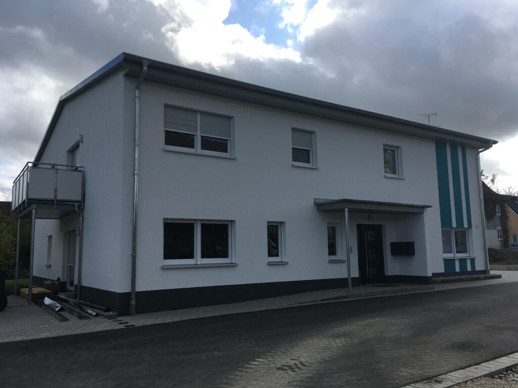 KR Wohnbau, Neubau mit 7 Wohnungen, Holzhaus, Obernzenn