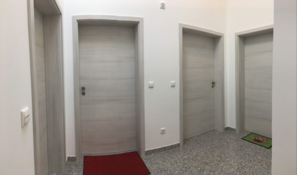 KR Wohnbau, Neubau mit 7 Wohnungen, Holzhaus, Obernzenn