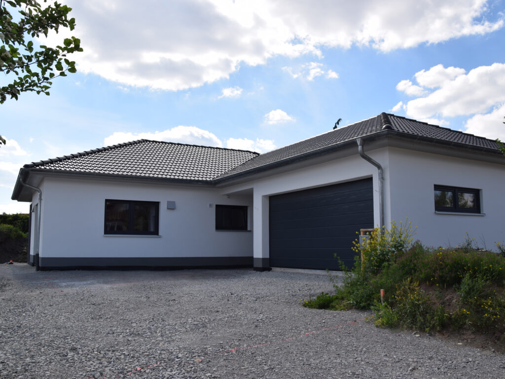 KR Wohnbau, Neubau Wohnhaus mit Garage, Oberdachstetten